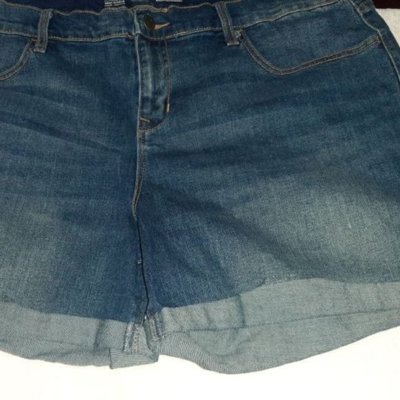 Ladies Jean Shorts by Old Navy size 16 - Picture 6 of 9